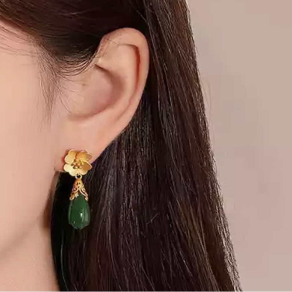 Beautiful  Jade Green beads dangle earrings 14K Gold-Dipped Textured Gold Flower - Picture 12 of 14